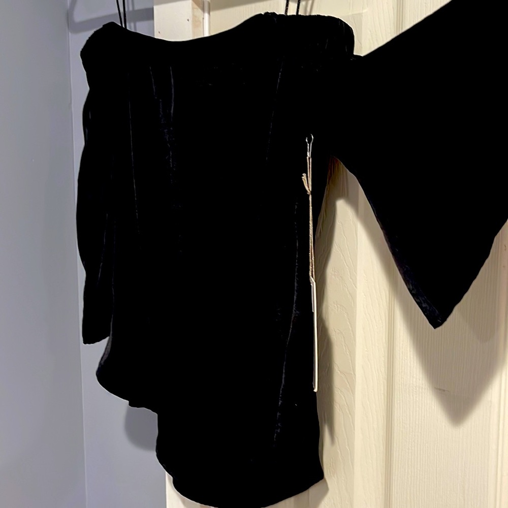 Jennifer Lopez, black off the shoulder black with flared sleeves, XS